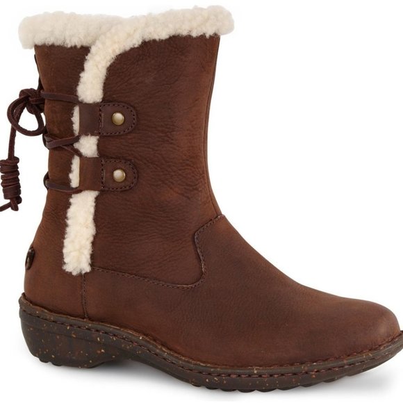 UGG Shoes - UGG AKADIA LACE-BACK BOOT BROWN Size 7